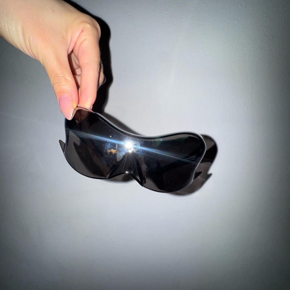 darker wavs diatonic futuristic sunglasses